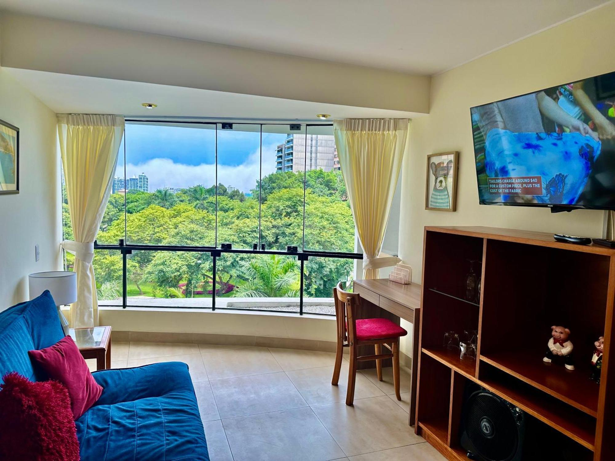 Bonito Depa San Isidro Cama Queen Office Wifi Y Cochera * Lima